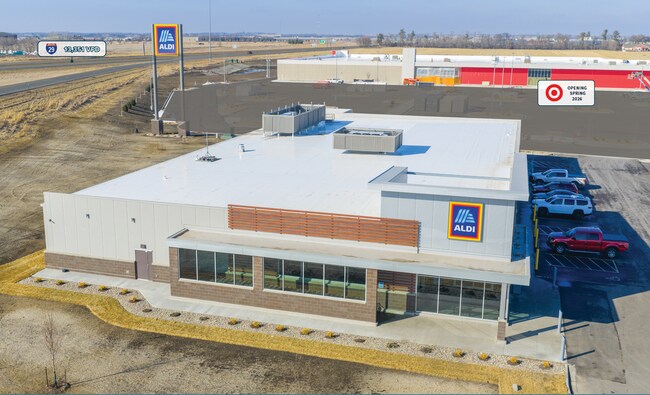 Plus de détails pour 3018 Pasque Flower Pl, Brookings, SD - Commerce de détail à vendre