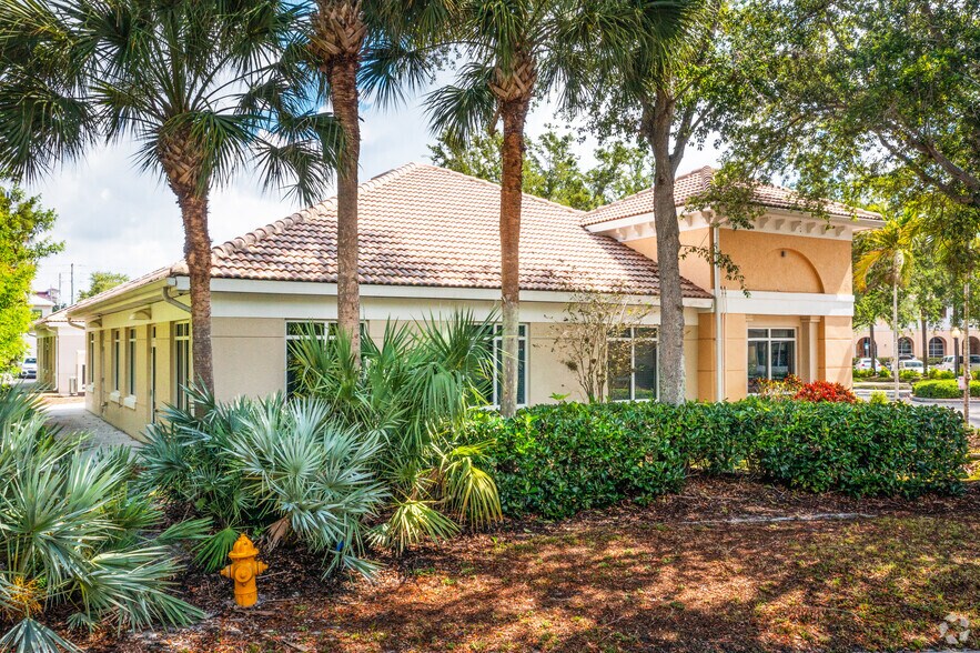 26649-26651 Dublin Woods Cir, Bonita Springs, FL à louer - Photo du bâtiment - Image 2 de 7
