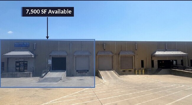 Plus de détails pour 3208-3214 Skylane Dr, Carrollton, TX - Local d'activités à louer
