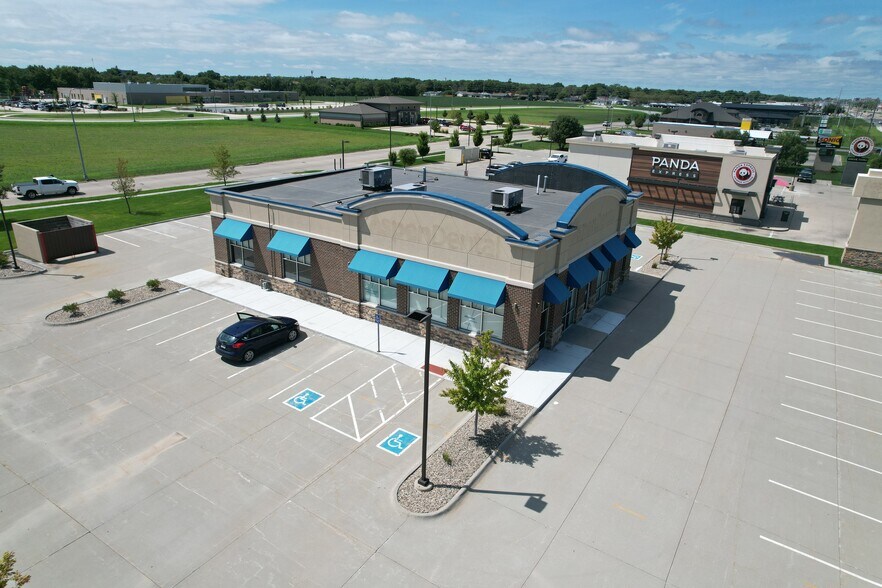 3102 E Elk Ln, Fremont, NE for sale - Building Photo - Image 2 of 4
