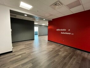 10665 Stanhaven Pl, White Plains, MD for lease Interior Photo- Image 2 of 12