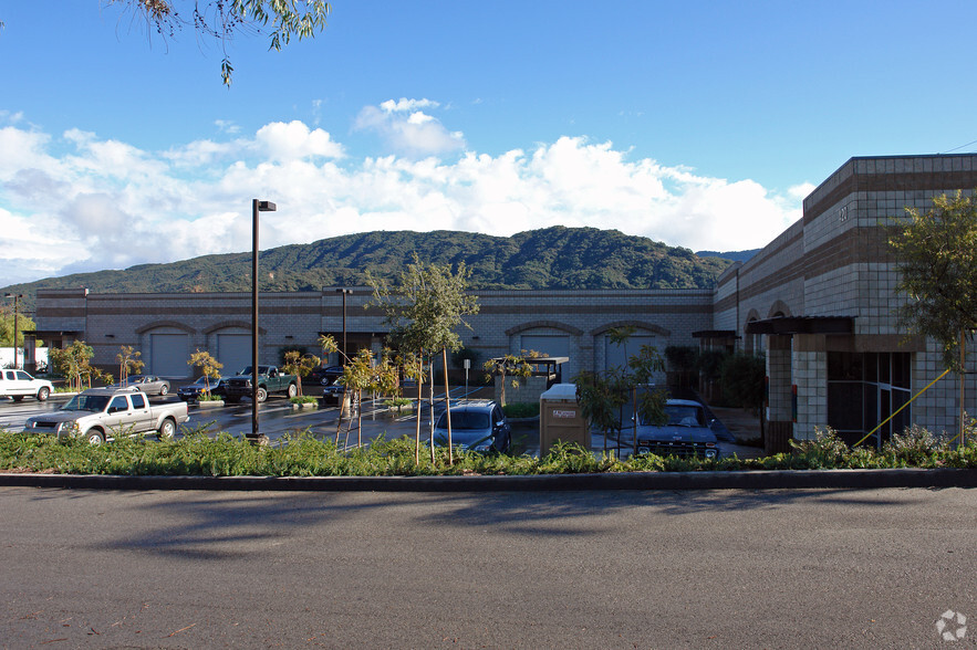 420 Bryant Cir, Ojai, CA for lease - Primary Photo - Image 1 of 9