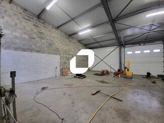 Plus de détails pour Local d'activités à louer