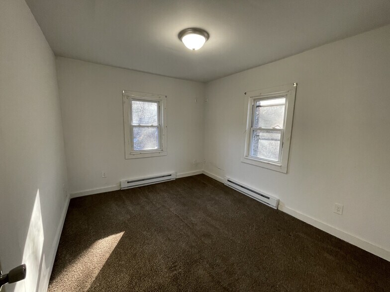 13 US Highway 206 S, Sandyston, NJ à vendre - Photo du bâtiment - Image 2 de 27