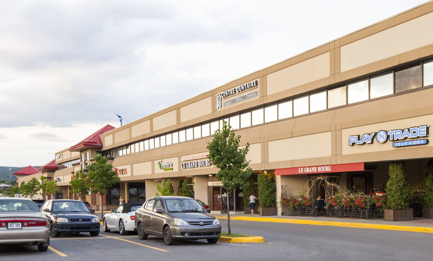 8400-8500 Boul Henri-Bourassa, Québec, QC for sale Building Photo- Image 1 of 1