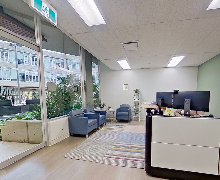 6715 8th St NE, Calgary, AB à louer - Numérisation 3D de Matterport - Image 2 de 23
