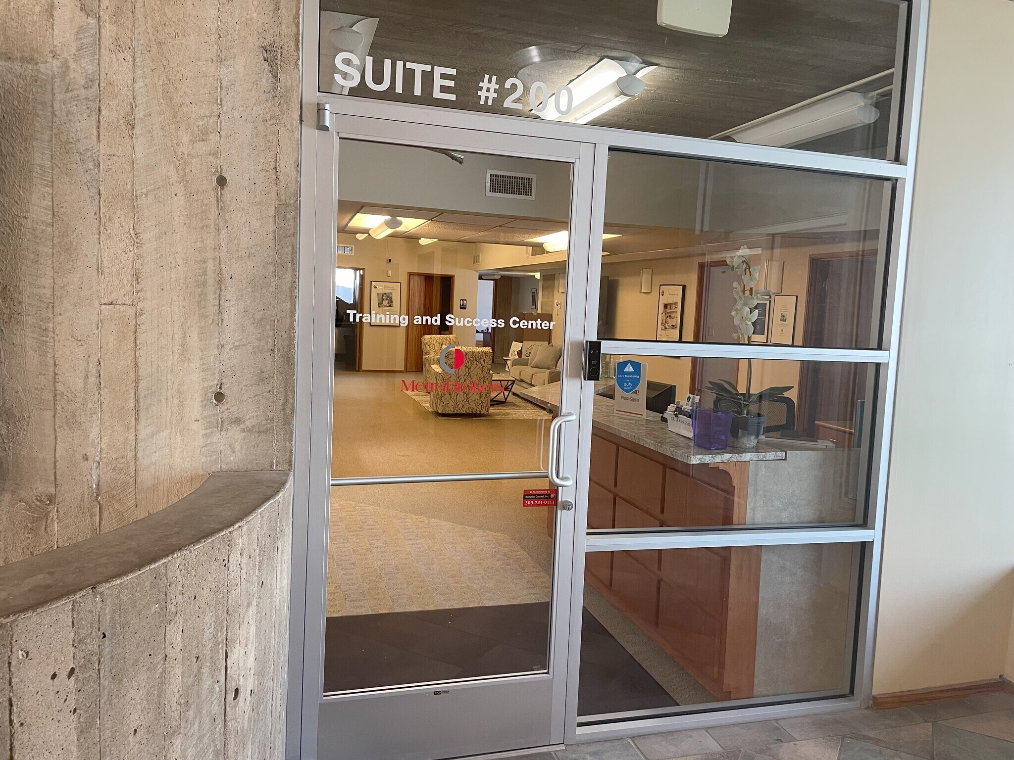 4 Inverness Ct E, Englewood, CO à louer Photo du bâtiment- Image 1 de 15