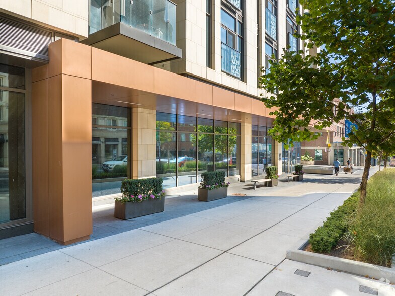1331 Yonge St, Toronto, ON for lease - Building Photo - Image 3 of 7