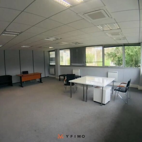 Office in FOURQUEUX for lease - Interior Photo - Image 2 of 4