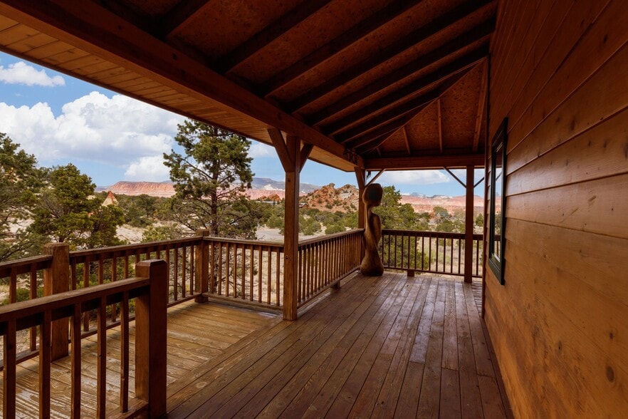199 W 125 S, Teasdale, UT à vendre - Photo du bâtiment - Image 3 de 5