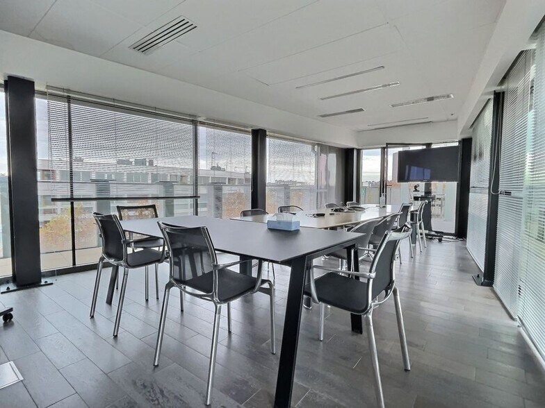 1-9 Avenue René Coty, Paris for lease - Building Photo - Image 3 of 9