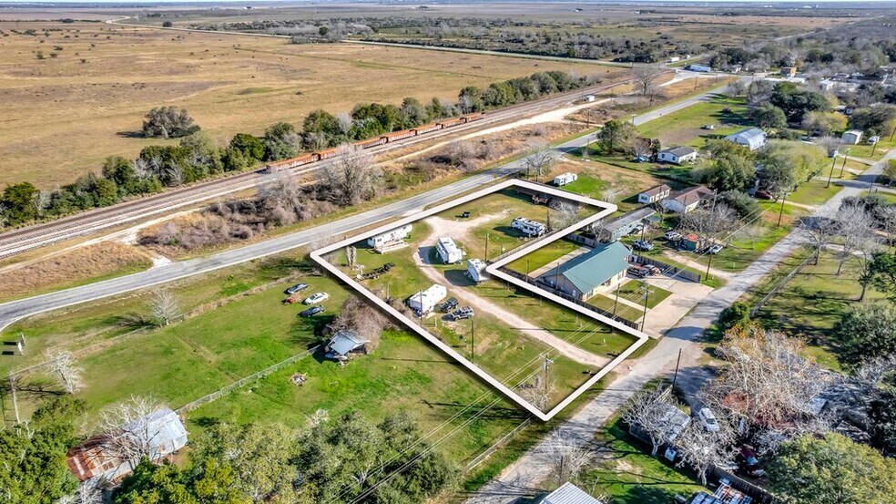 10537 FM616, Lolita, TX à vendre - Photo du bâtiment - Image 3 de 9