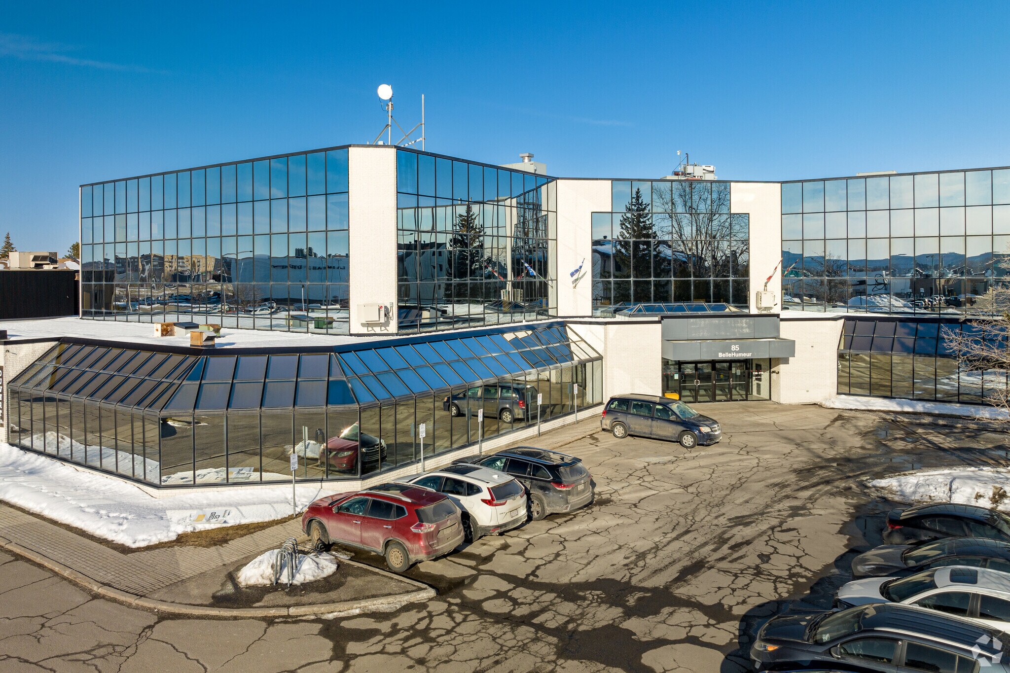 85 Rue Bellehumeur, Gatineau, QC for sale Primary Photo- Image 1 of 1