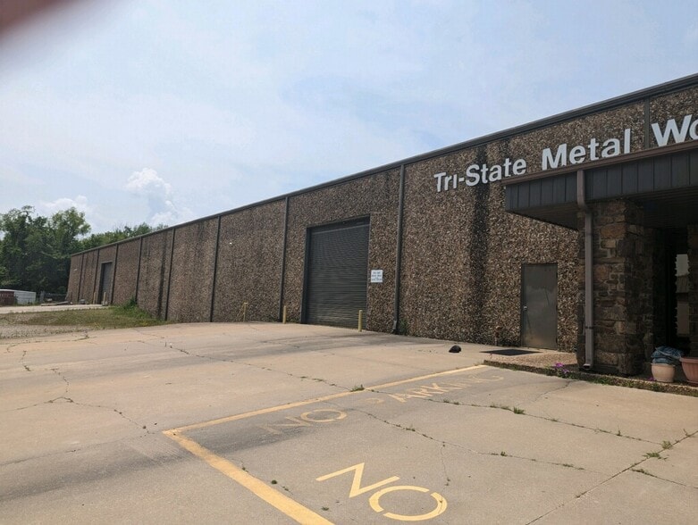 1024 S 25th St, Van Buren, AR for lease - Building Photo - Image 2 of 8