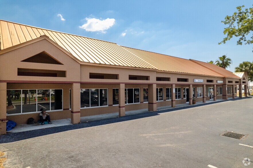 506 SE 47th Ter, Cape Coral, FL à vendre - Photo du bâtiment - Image 2 de 6