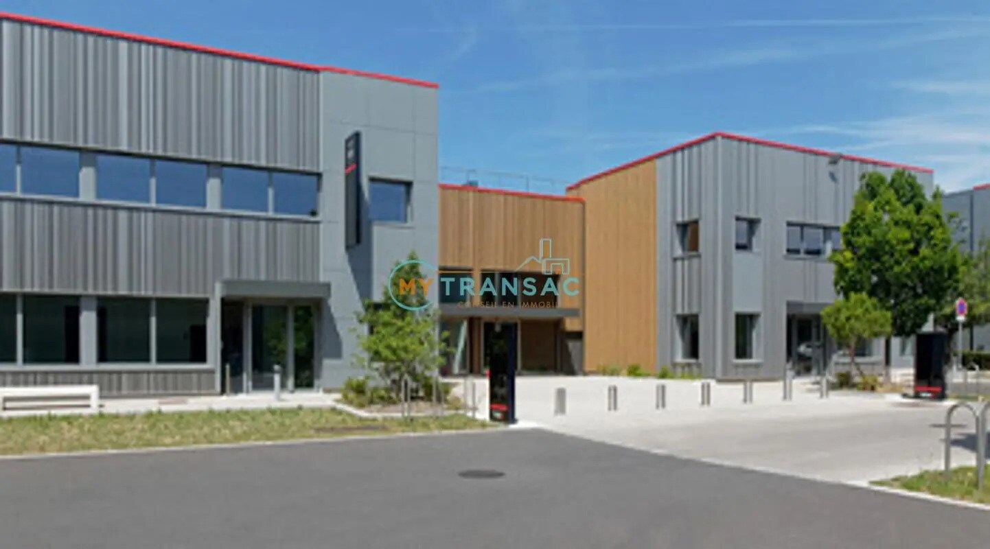 Industrial in Le Blanc-Mesnil for lease Building Photo- Image 1 of 19