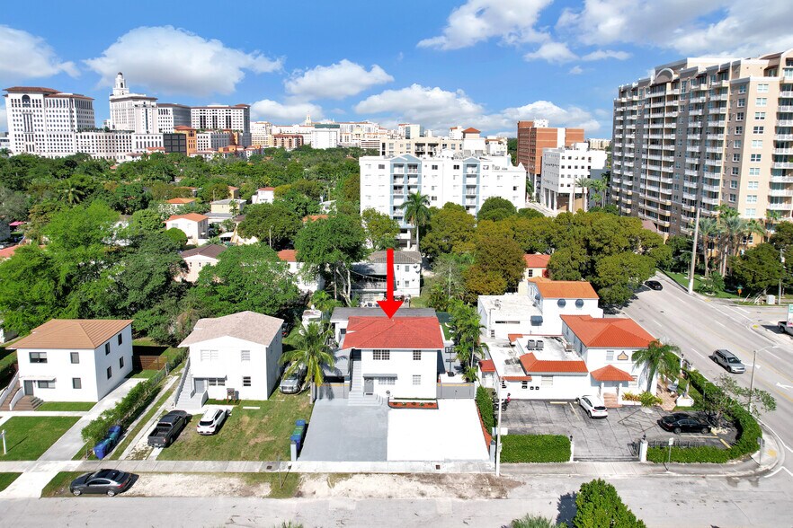 3711 SW 27th Ter, Miami, FL à vendre - Photo du bâtiment - Image 3 de 60