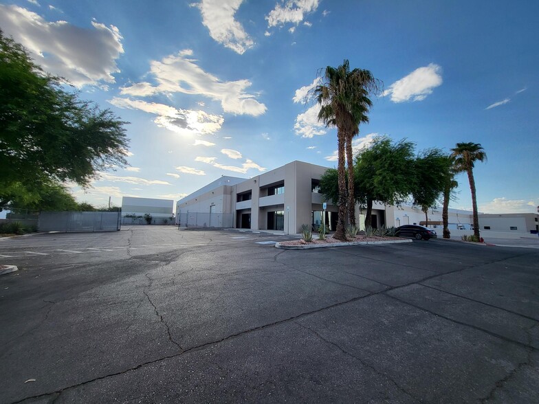 3326 Ponderosa Way, Las Vegas, NV for lease - Building Photo - Image 3 of 44