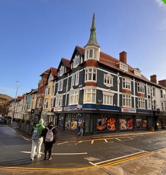 19-21 North Parade, Aberystwyth à vendre - Photo du bâtiment - Image 2 de 7