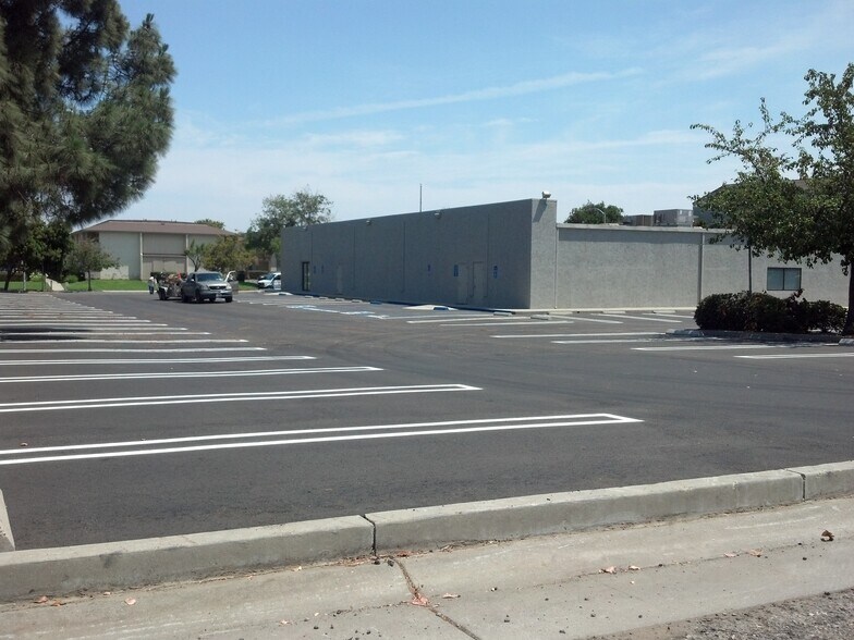 302 Carmen Ln, Santa Maria, CA à louer - Photo du bâtiment - Image 2 de 2