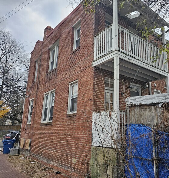 1941 16th St SE, Washington, DC à vendre - Photo du bâtiment - Image 2 de 12