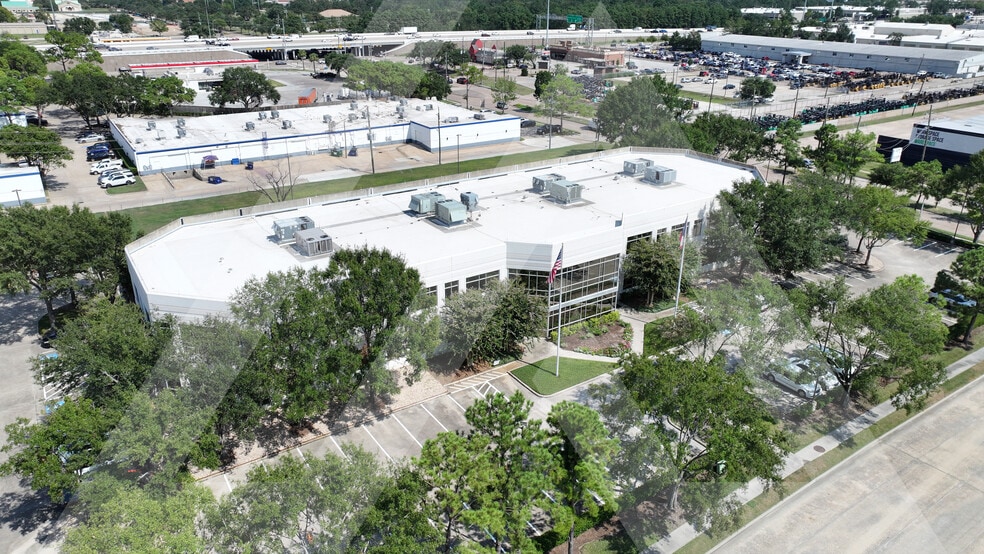 10750 Hammerly Blvd, Houston, TX for lease - Building Photo - Image 2 of 13