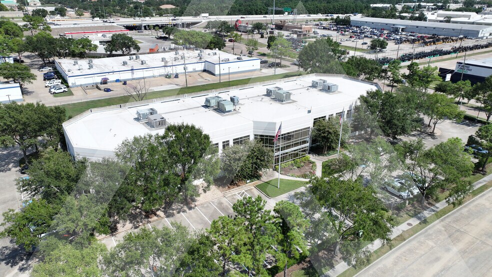 10750 Hammerly Blvd, Houston, TX à louer - Photo du bâtiment - Image 2 de 13