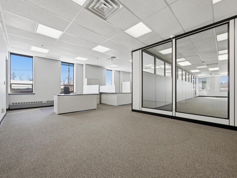 150 Hopper Ave, Waldwick, NJ for lease - Interior Photo - Image 3 of 14