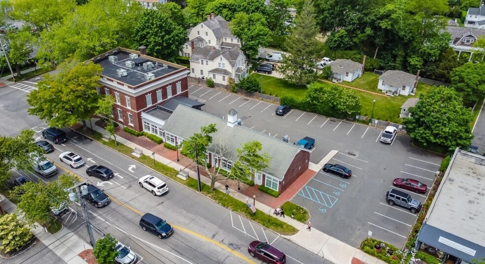 1 Hampton Rd, Southampton, NY for lease - Building Photo - Image 2 of 33