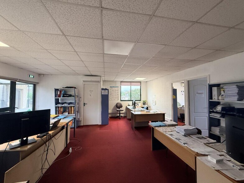 Office in Puget-sur-Argens for sale - Interior Photo - Image 1 of 7