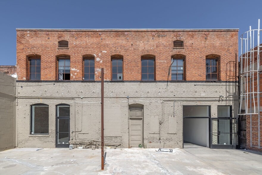 629 N Western Ave, Los Angeles, CA à louer - Photo du bâtiment - Image 2 de 33