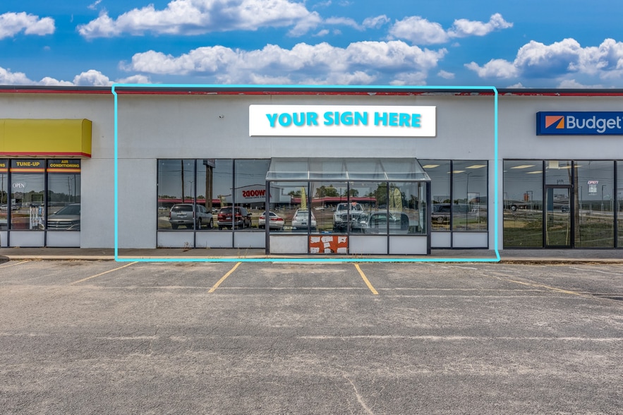 1223 E 30th Ave, Hutchinson, KS for lease - Building Photo - Image 1 of 4