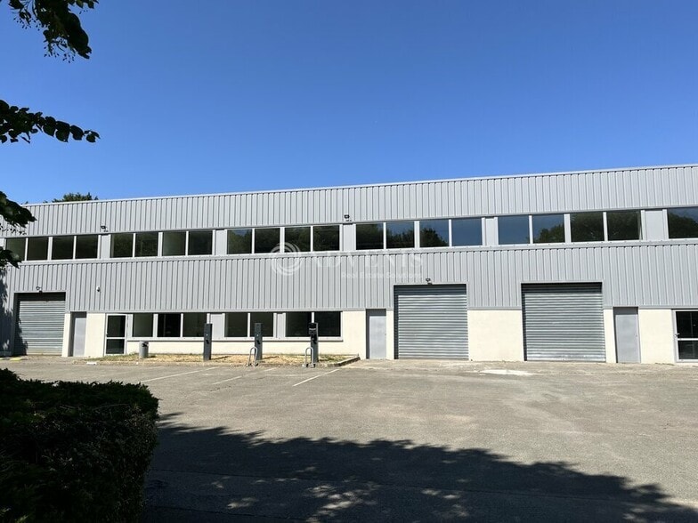515 Avenue Roland Garros, Buc for lease - Building Photo - Image 1 of 6