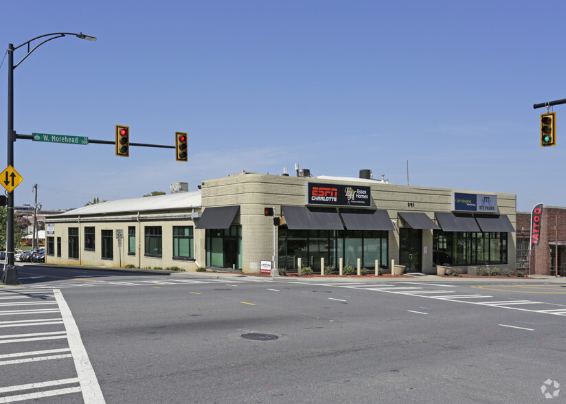 201 W Morehead St, Charlotte, NC for lease - Primary Photo - Image 1 of 13