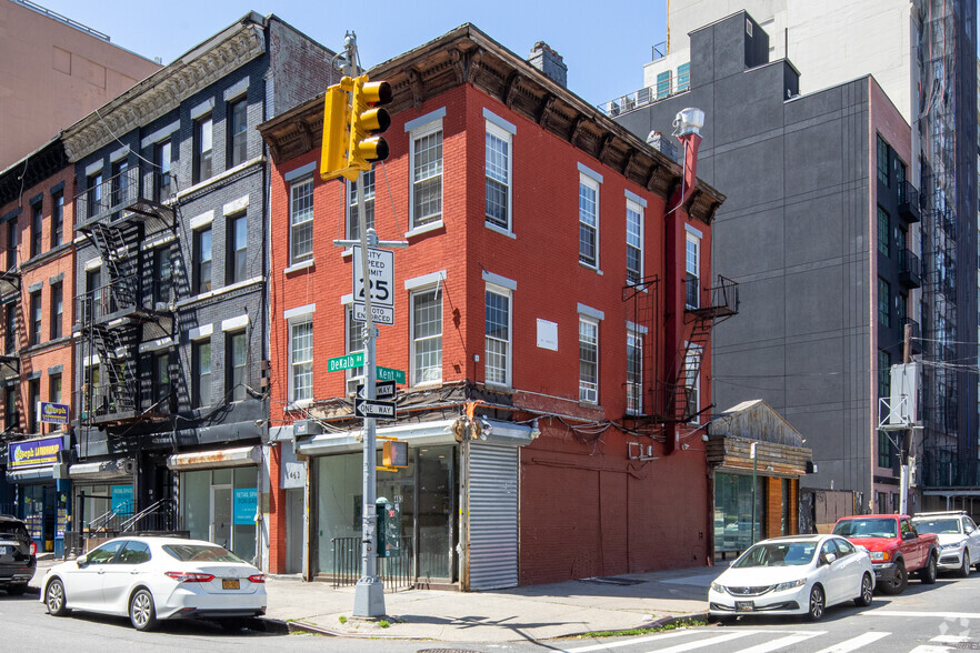 Retail in Brooklyn, NY for sale - Primary Photo - Image 1 of 1