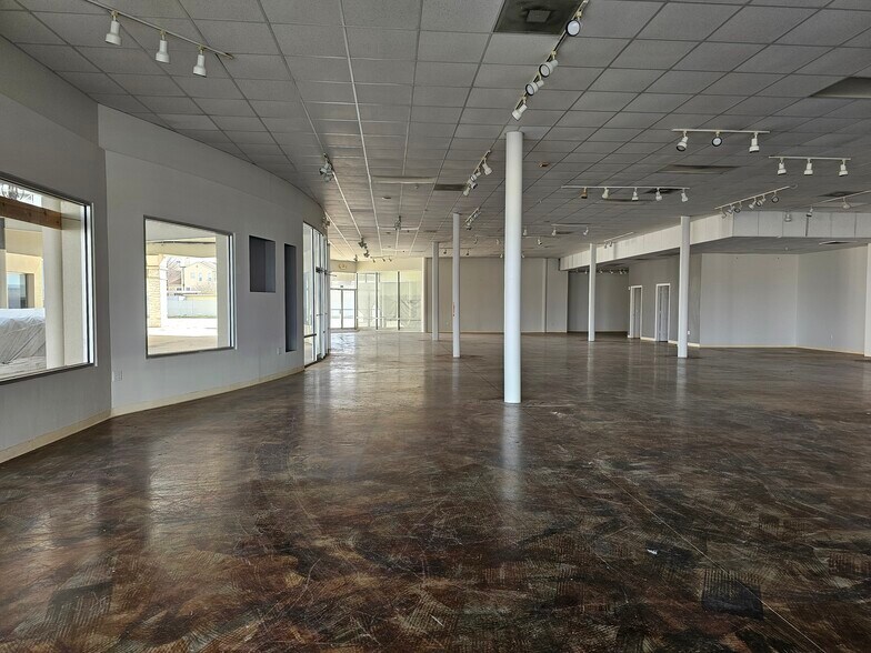20425 Katy Fwy, Katy, TX for lease - Interior Photo - Image 2 of 7
