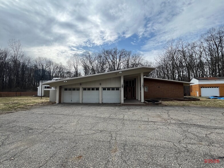 20551 Norwood Dr S, Southfield, MI à vendre - Photo du bâtiment - Image 2 de 76
