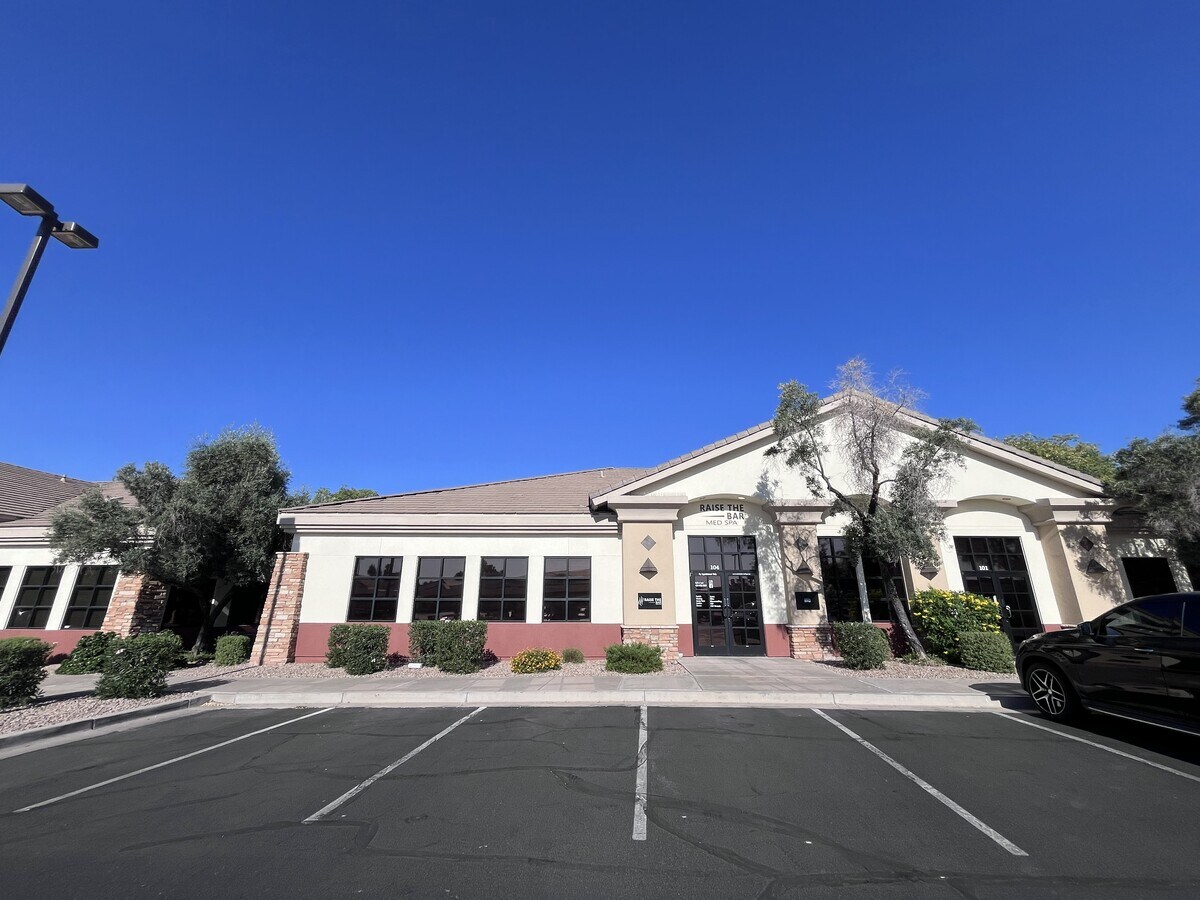 1543 W Elliot Rd, Gilbert, AZ 85233 - Unit 104 -  - Interior Photo - Image 1 of 16