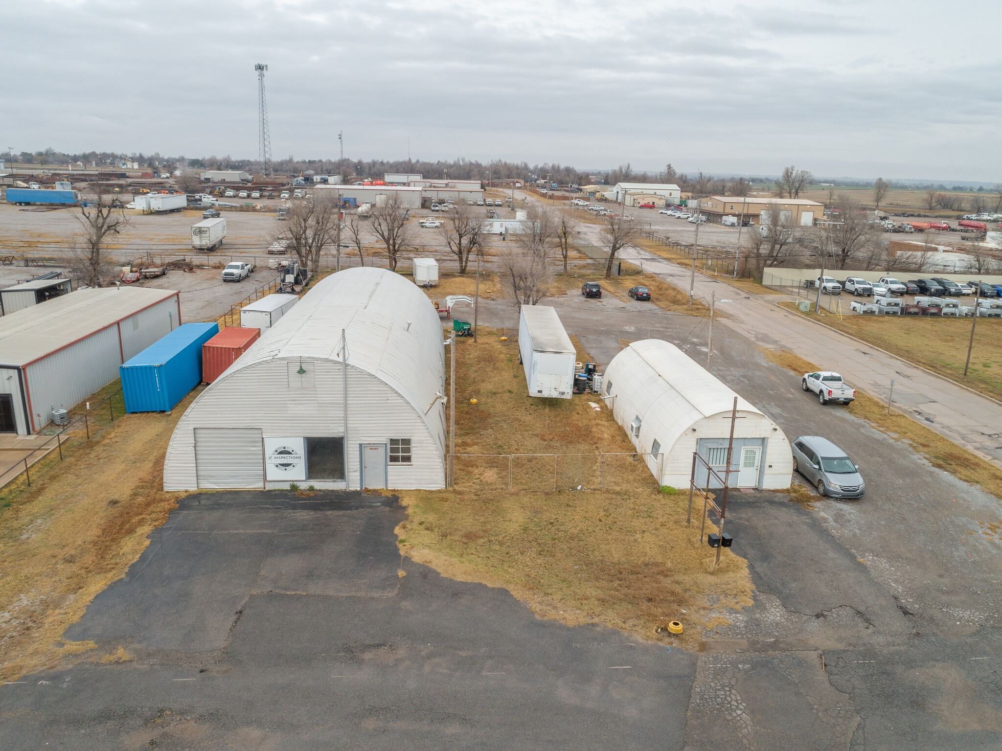 Two Industrial Buildings for Sale portefeuille de 2 propriétés à vendre sur LoopNet.ca Photo principale- Image 1 de 59