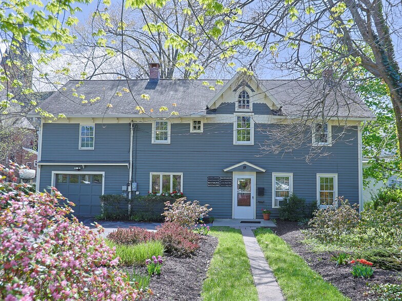 19 Hill St, Goshen, NY à vendre - Photo du bâtiment - Image 3 de 16