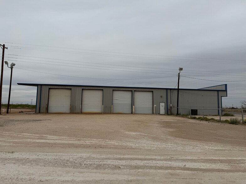 527 NW County Rd, Hobbs, NM à louer - Photo du bâtiment - Image 3 de 13