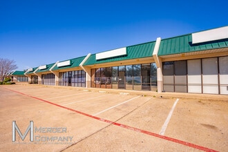 2837-2849 Galleria Dr, Arlington, TX for lease Building Photo- Image 1 of 1