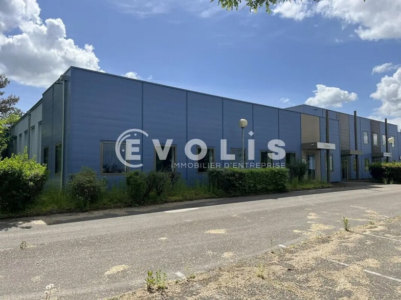 Bureau dans Blyes à louer - Photo du bâtiment - Image 2 de 22