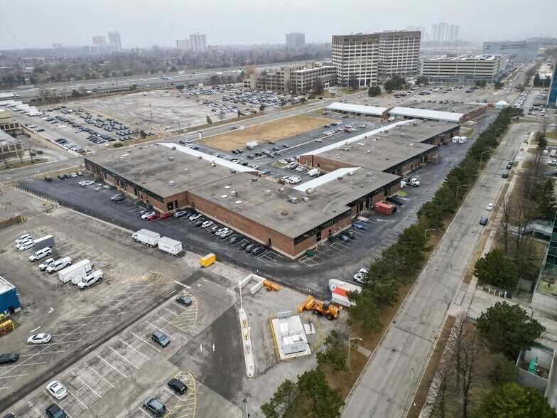 280 Consumers Rd, Toronto, ON à vendre - Aérien - Image 2 de 2