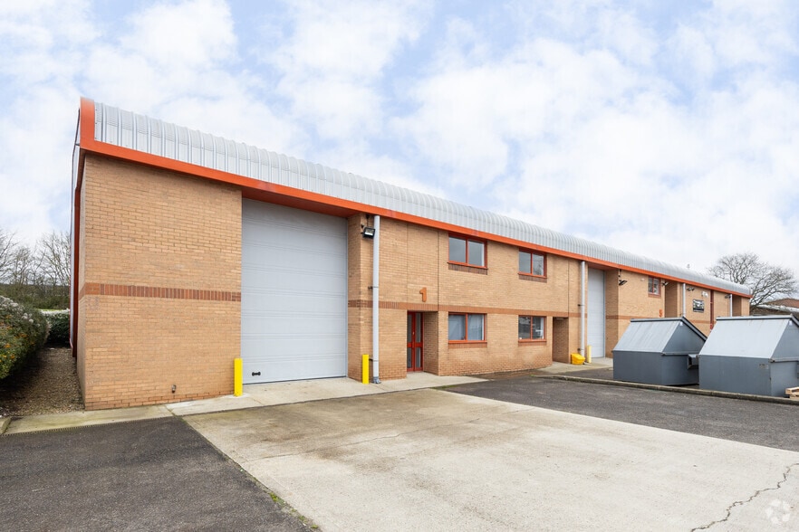 1 Finch Dr, Braintree for lease - Primary Photo - Image 2 of 5