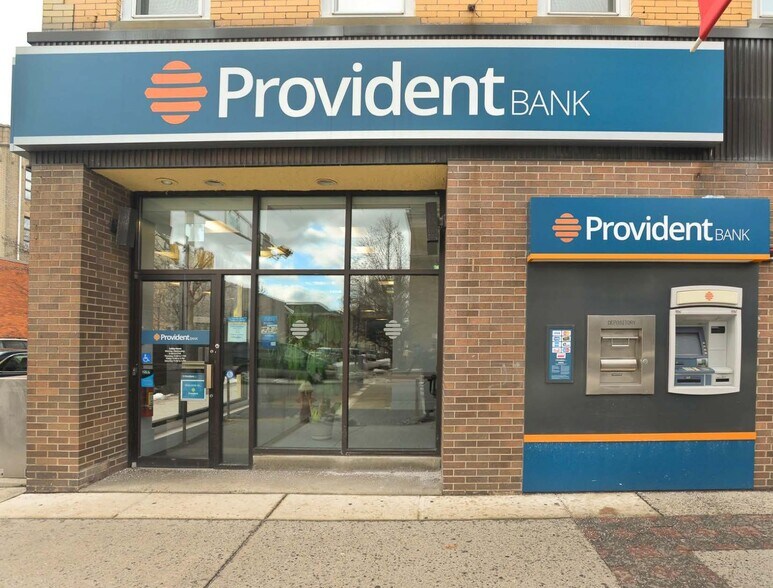 569 Broadway, Bayonne, NJ for lease - Building Photo - Image 1 of 2
