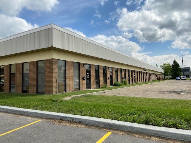 4832 93 Ave NW, Edmonton, AB for sale Primary Photo- Image 1 of 1