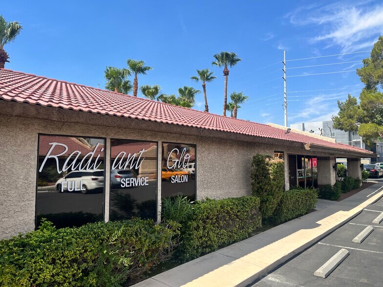 4306-4324 S Eastern Ave, Las Vegas, NV à louer - Photo du bâtiment - Image 2 de 7