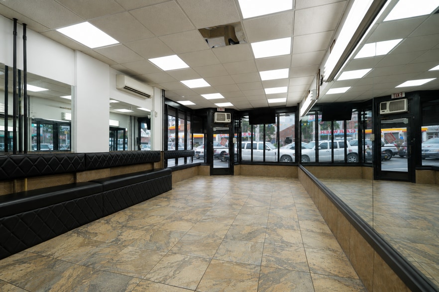 5807 Metropolitan Ave, Ridgewood, NY for lease - Building Photo - Image 3 of 8