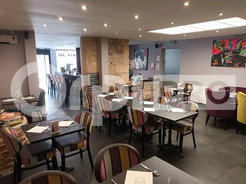 Retail in Reims for lease - Interior Photo - Image 2 of 4